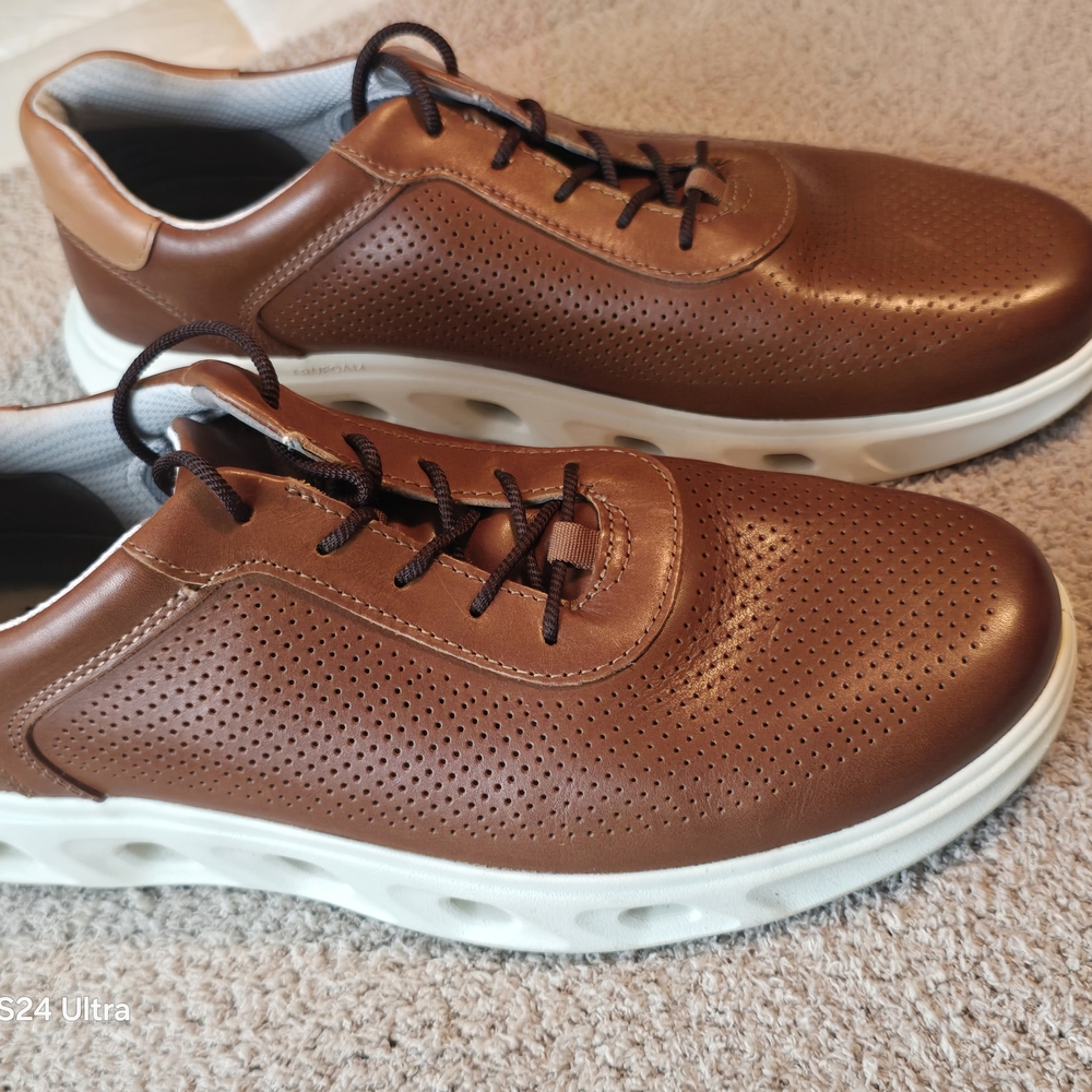 Johnston & Murphy Brown Perforated Leather Sneakers